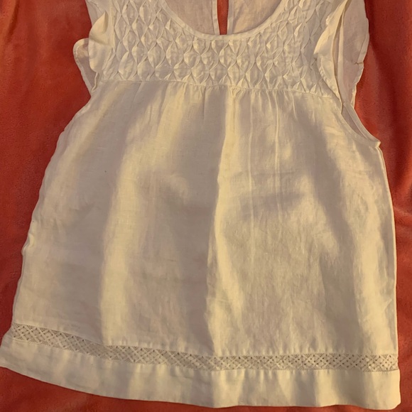 Beautiful linen, sleeveless shirt. Never been worn. Fine, lace detail. - Picture 3 of 4